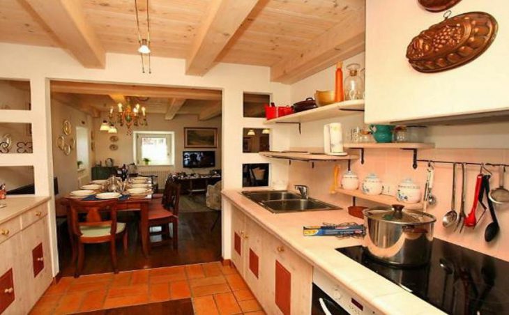 Chalet Antico, Livigno, Kitchen